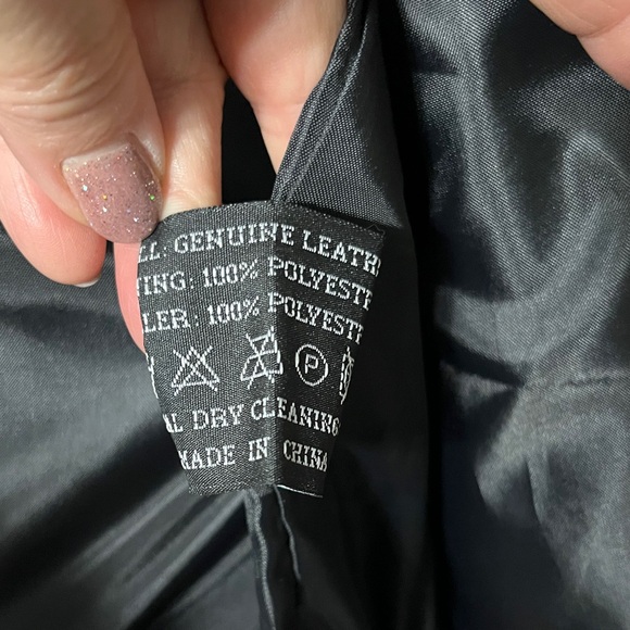 Men's Classic Black Vest - Picture 5 of 10